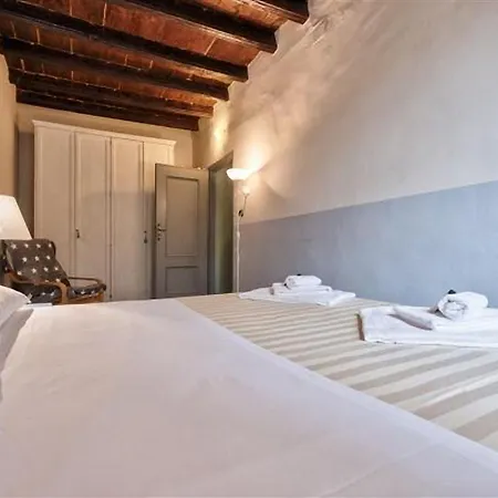Duomo & Palazzo Reale Charming Apartamento *